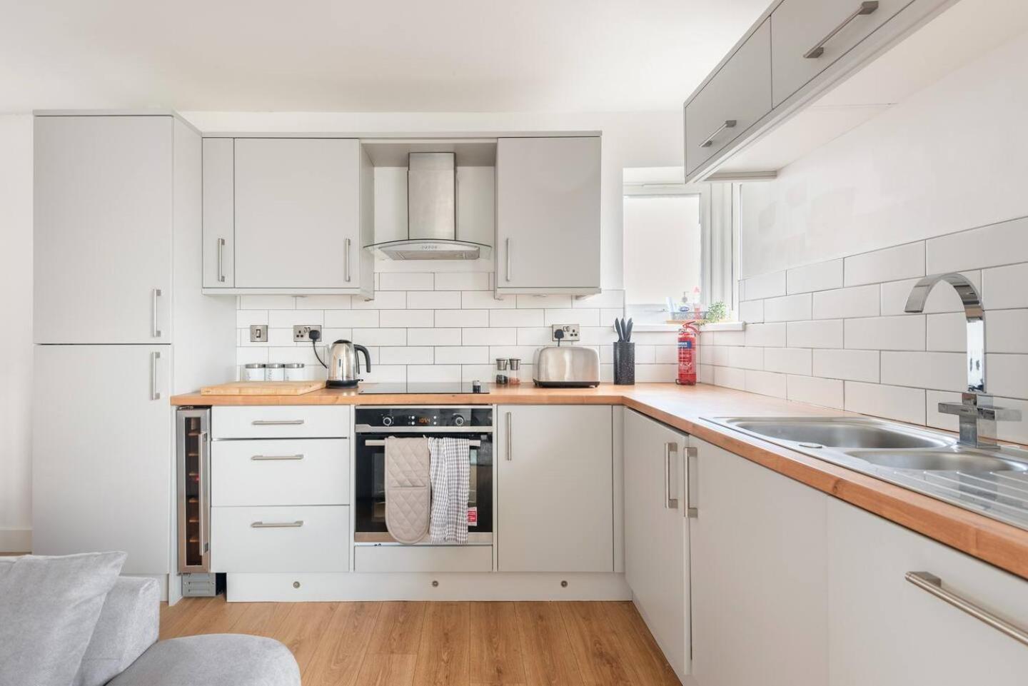 Апартаменты Luxurious 3-Bed Penthouse In Sheffield Handsworth Экстерьер фото
