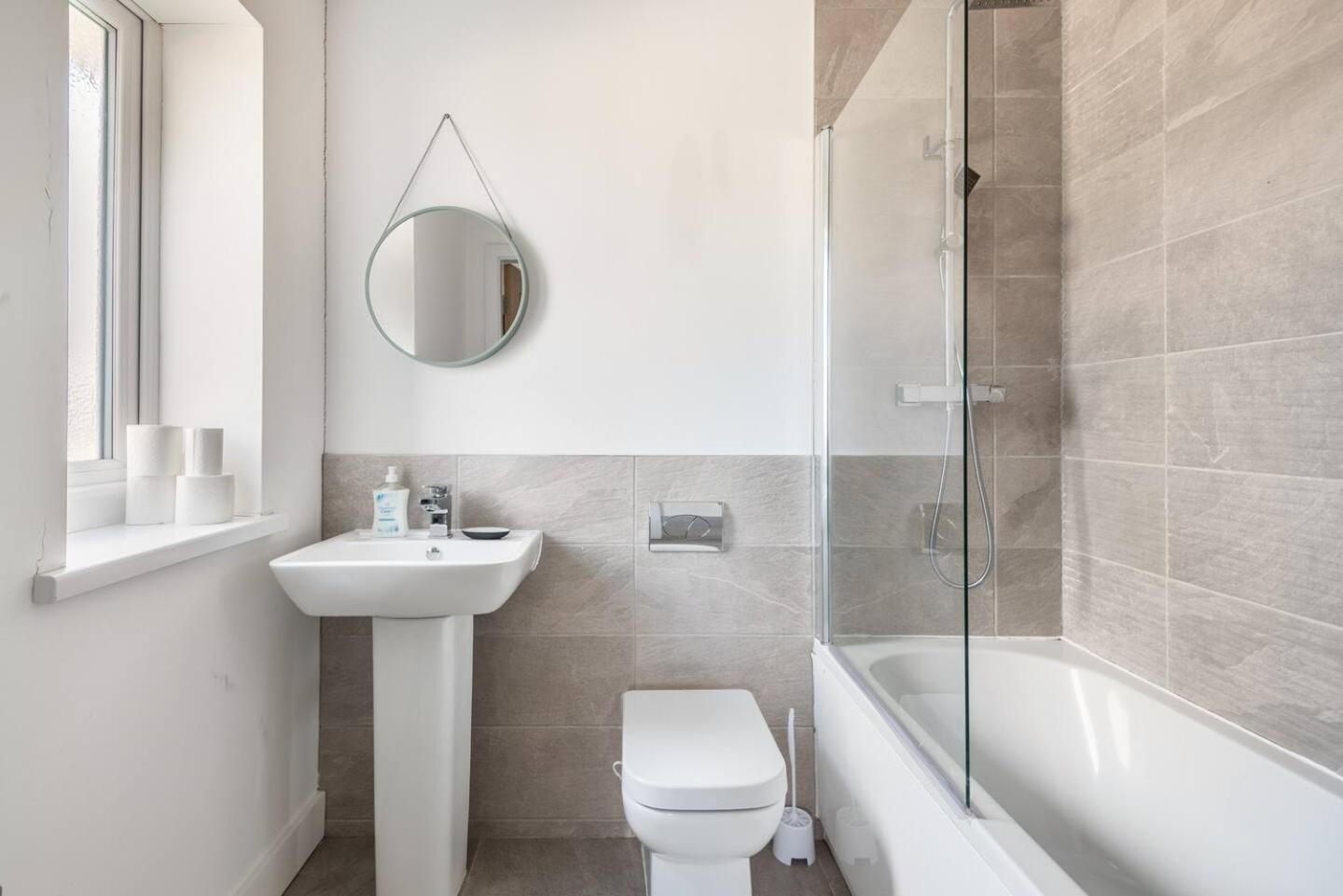 Апартаменты Luxurious 3-Bed Penthouse In Sheffield Handsworth Экстерьер фото
