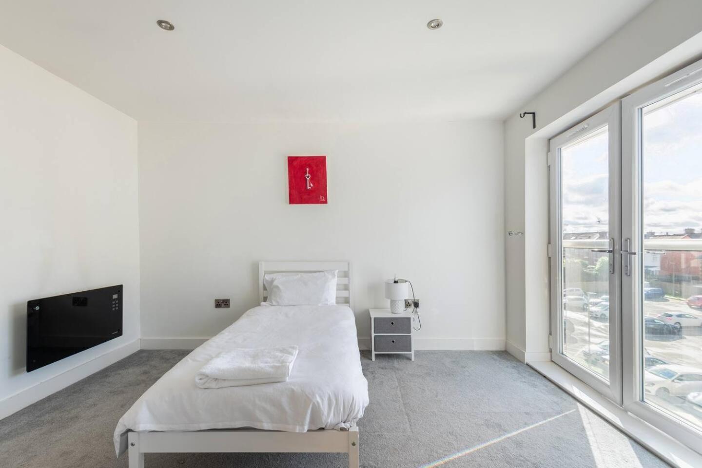 Апартаменты Luxurious 3-Bed Penthouse In Sheffield Handsworth Экстерьер фото