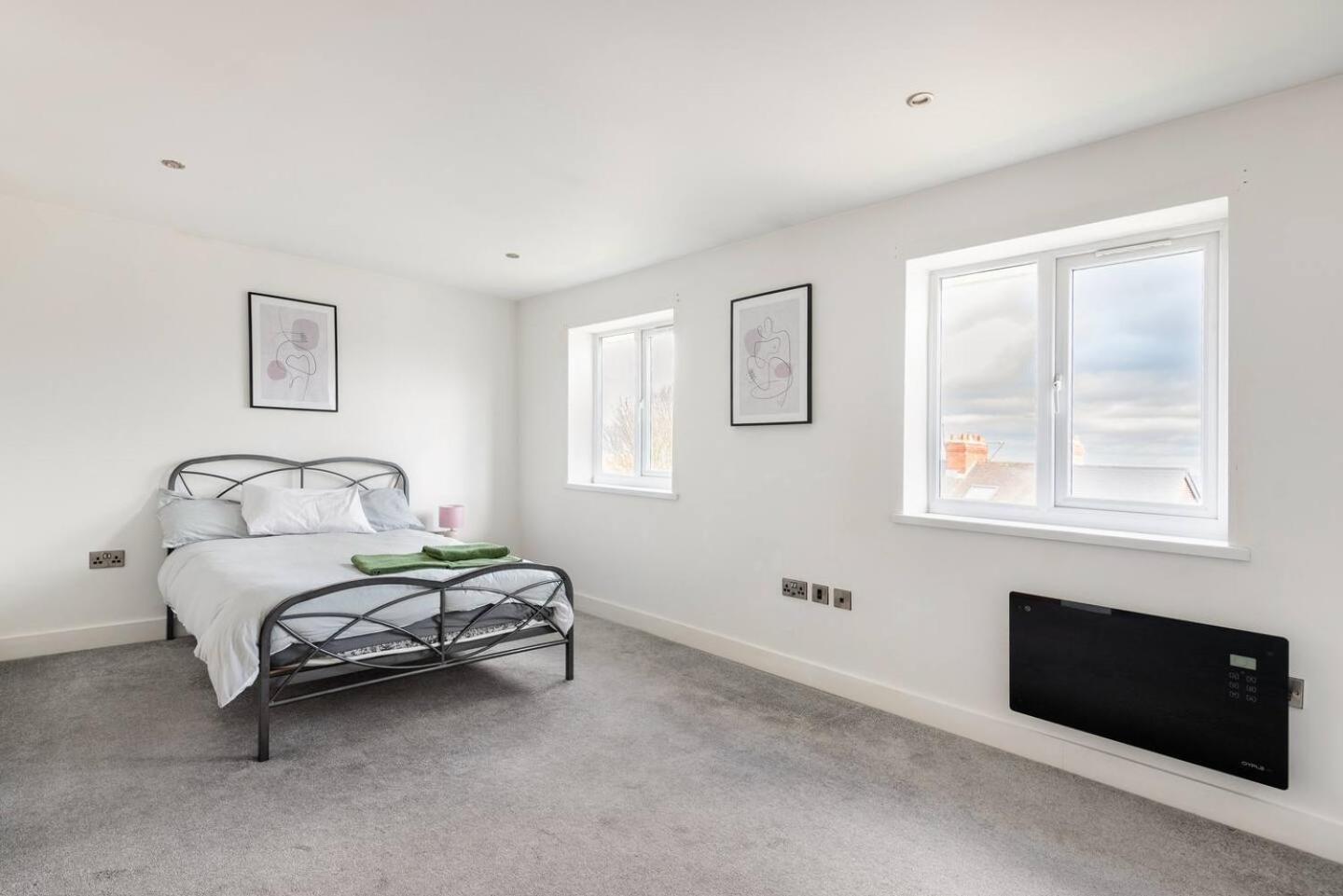 Апартаменты Luxurious 3-Bed Penthouse In Sheffield Handsworth Экстерьер фото